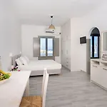 Casa Iphigenia Apartmanhotel Kamári