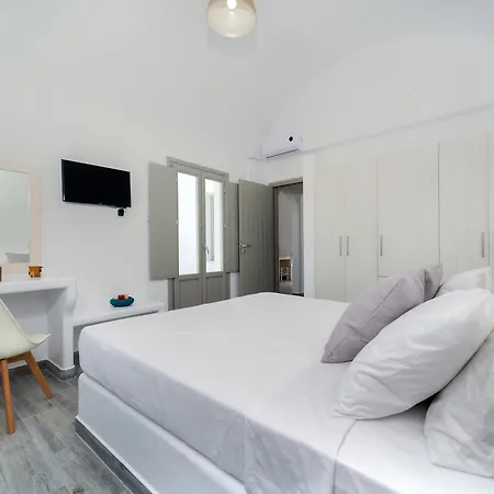 Casa Iphigenia 4* Kamari (Santorini)