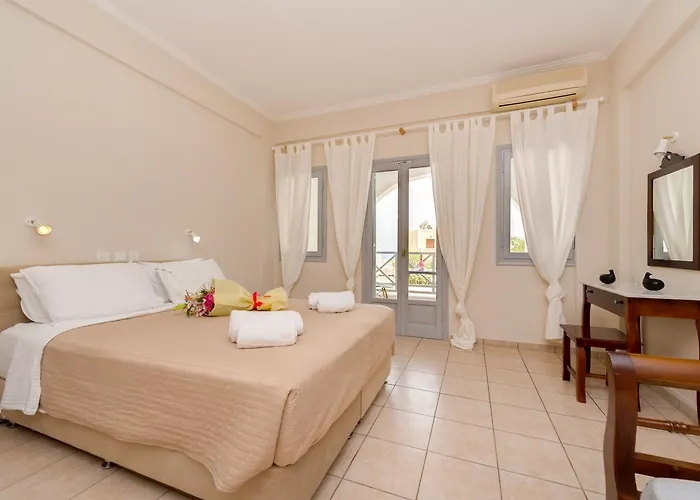 Casa Iphigenia Aparthotel Kamári