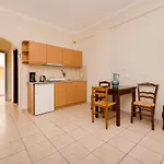 Casa Iphigenia アパートホテル Kamári