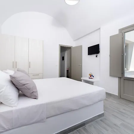 Aparthotel Casa Iphigenia 3*